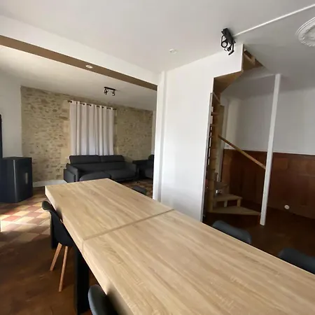 Holiday home Spacieuse Maison, Terrasse, 10 Couchages, Asterix