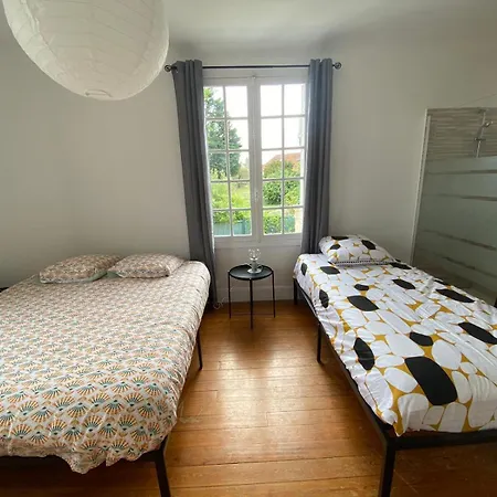 Holiday home Spacieuse Maison, Terrasse, 10 Couchages, Asterix *
